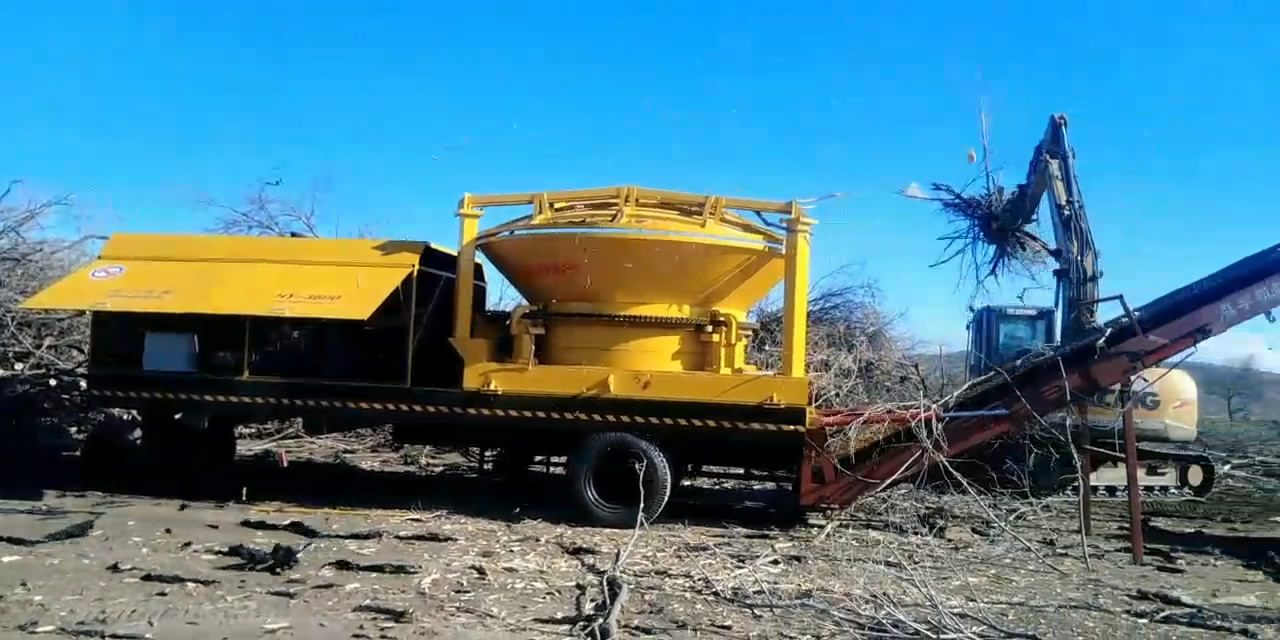 Inner Mongolia Xing'an League - Mudun Crusher Rotary Mobile Wood Crusher